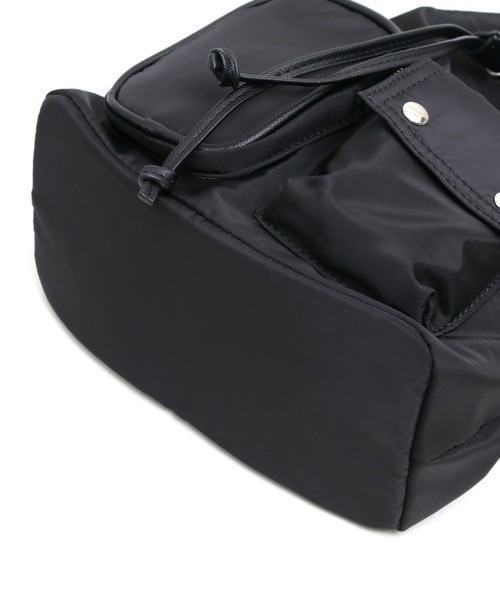 MAISON mou（メゾンムー）の「【recomend selection/セレクト】asymmetry pocket drawstring bag 非対称ポケット巾着 2way バッグ（ショルダーバッグ・レディース・カーキ/オフホワイト/ブラック/ベージュ・FREE）」の20枚目の写真