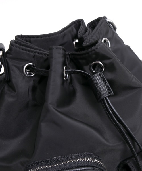 MAISON mou（メゾンムー）の「【recomend selection/セレクト】asymmetry pocket drawstring bag 非対称ポケット巾着 2way バッグ（ショルダーバッグ・レディース・カーキ/オフホワイト/ブラック/ベージュ・FREE）」の21枚目の写真