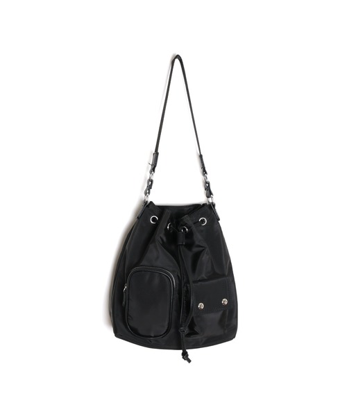MAISON mou（メゾンムー）の「【recomend selection/セレクト】asymmetry pocket drawstring bag 非対称ポケット巾着 2way バッグ（ショルダーバッグ・レディース・カーキ/オフホワイト/ブラック/ベージュ・FREE）」の15枚目の写真