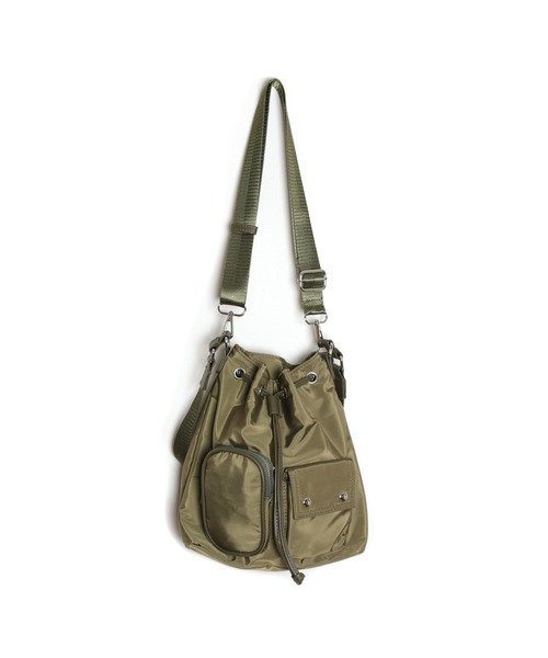 MAISON mou（メゾンムー）の「【recomend selection/セレクト】asymmetry pocket drawstring bag 非対称ポケット巾着 2way バッグ（ショルダーバッグ・レディース・カーキ/オフホワイト/ブラック/ベージュ・FREE）」の18枚目の写真