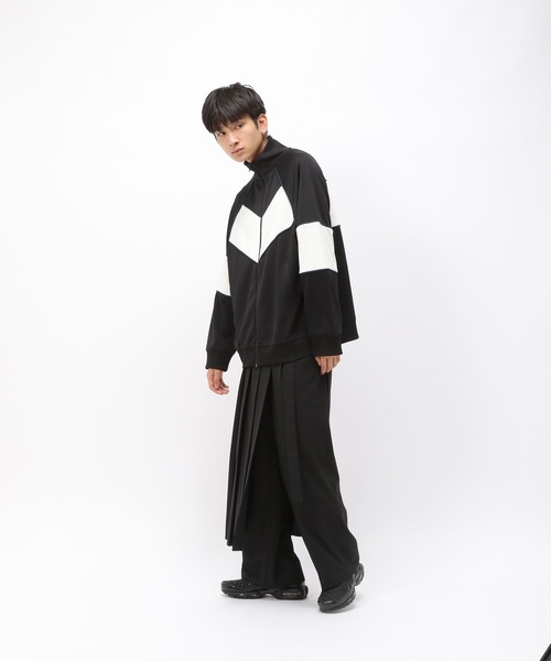 Anui（アニュイ）の「【TGC teen 着用アイテム/UNISEX】ルーズトラックジャケット（ナイロンジャケット・レディース・ブラック/ネイビー・S/M）」の7枚目の写真