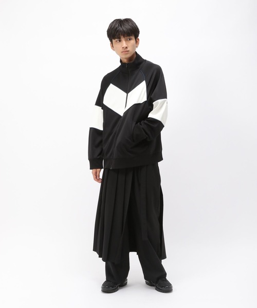 Anui（アニュイ）の「【TGC teen 着用アイテム/UNISEX】ルーズトラックジャケット（ナイロンジャケット・レディース・ブラック/ネイビー・S/M）」の8枚目の写真