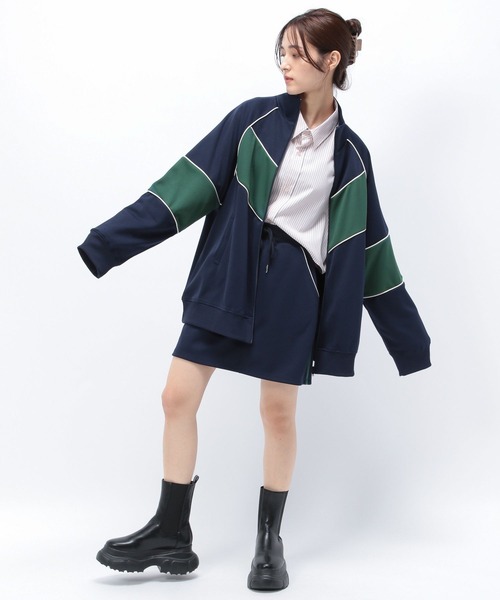 Anui（アニュイ）の「【TGC teen 着用アイテム/UNISEX】ルーズトラックジャケット（ナイロンジャケット・レディース・ブラック/ネイビー・S/M）」の15枚目の写真