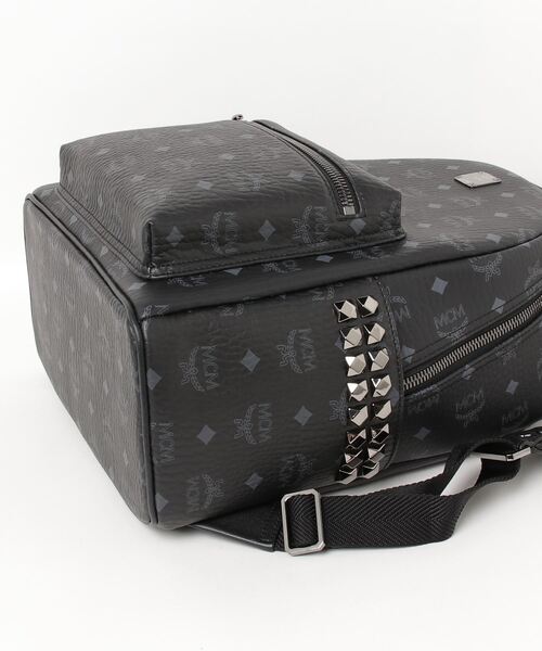 MCM(エムシーエム)の「〈スターク〉サイドスタッズ バックパック - ヴィセトス Small-Medium(バックパック/リュック・メンズ・ブラック/ブラウン・ONE SIZE)」の7枚目の写真