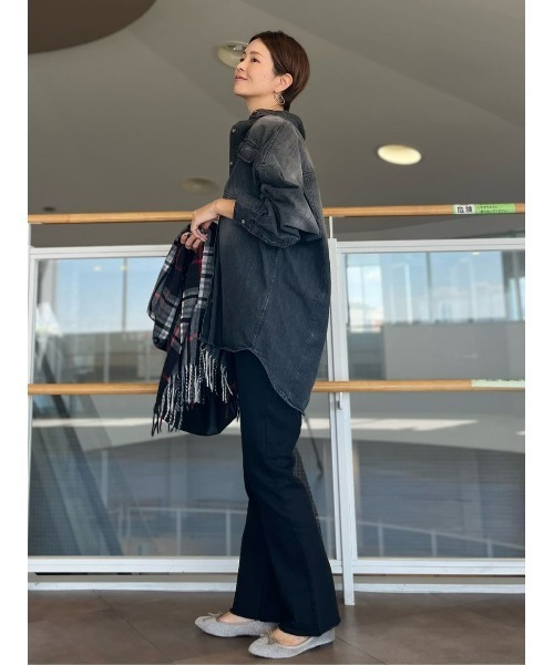 BACK NUMBER(バックナンバー)の「【BACK NUMBER】フラップポケットデニムシャツ(シャツ/ブラウス・レディース・ブラック・M)」の22枚目の写真