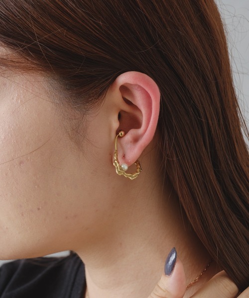 aquvii（アクビ）の「アクビ oyster earcuff（イヤーカフ）」 - WEAR