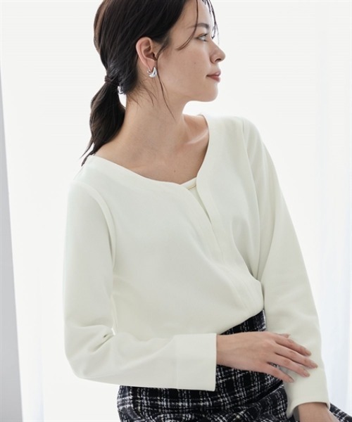 7days Life Styling（セブンデイズライフスタイリング）の「【裏側起毛であったか】ゴールドパーツ使いトップス（Tシャツ/カットソー・レディース・サックスブルー系/ブラック/アイボリー/オフホワイト・LL/3L/M/L/S）」の2枚目の写真