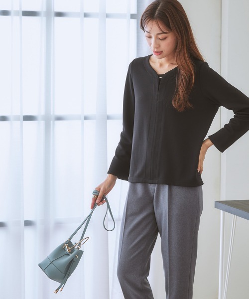 7days Life Styling（セブンデイズライフスタイリング）の「【裏側起毛であったか】ゴールドパーツ使いトップス（Tシャツ/カットソー・レディース・サックスブルー系/ブラック/アイボリー/オフホワイト・LL/3L/M/L/S）」の11枚目の写真