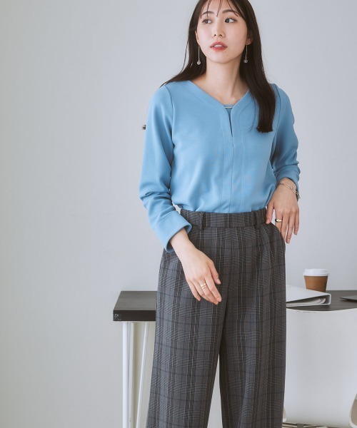 7days Life Styling（セブンデイズライフスタイリング）の「【裏側起毛であったか】ゴールドパーツ使いトップス（Tシャツ/カットソー・レディース・サックスブルー系/ブラック/アイボリー/オフホワイト・LL/3L/M/L/S）」の17枚目の写真