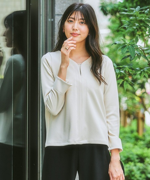 7days Life Styling（セブンデイズライフスタイリング）の「【裏側起毛であったか】ゴールドパーツ使いトップス（Tシャツ/カットソー・レディース・サックスブルー系/ブラック/アイボリー/オフホワイト・LL/3L/M/L/S）」の13枚目の写真