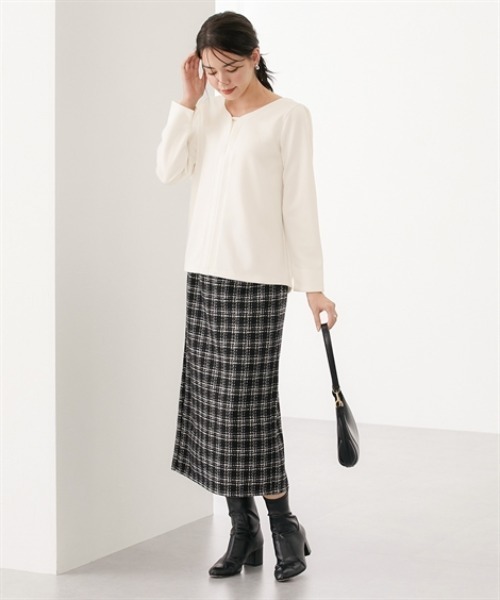 7days Life Styling（セブンデイズライフスタイリング）の「【裏側起毛であったか】ゴールドパーツ使いトップス（Tシャツ/カットソー・レディース・サックスブルー系/ブラック/アイボリー/オフホワイト・LL/3L/M/L/S）」の6枚目の写真