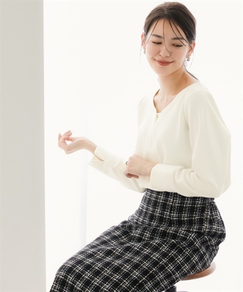 7days Life Styling（セブンデイズライフスタイリング）の「【裏側起毛であったか】ゴールドパーツ使いトップス（Tシャツ/カットソー・レディース・サックスブルー系/ブラック/アイボリー/オフホワイト・LL/3L/M/L/S）」の7枚目の写真