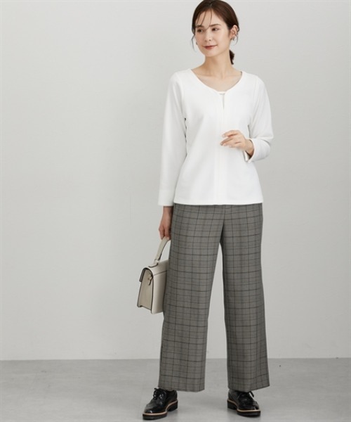 7days Life Styling（セブンデイズライフスタイリング）の「【裏側起毛であったか】ゴールドパーツ使いトップス（Tシャツ/カットソー・レディース・サックスブルー系/ブラック/アイボリー/オフホワイト・LL/3L/M/L/S）」の5枚目の写真