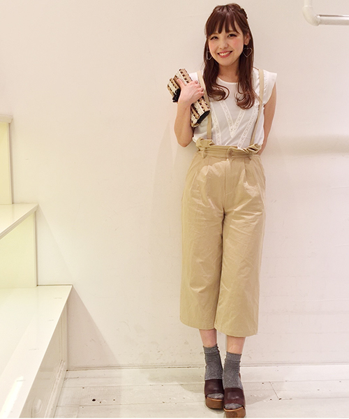 mystic（ミスティック）の「Vレース付プルオーバー（シャツ/ブラウス・レディース・サックスブルー/ベージュ/ブラック/オフホワイト・ﾌﾘ-）」の13枚目の写真