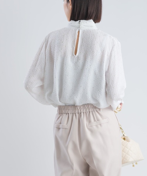 PICCIN(ピッチン)の「ラメフィルムサッカーハイネックブラウス(シャツ/ブラウス・レディース・ネイビー/オフホワイト・M)」の6枚目の写真