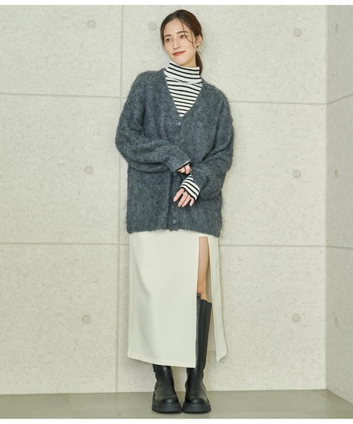 ANAP(アナップ)の「ウール混モヘアタッチVネックカーディガン(カーディガン/ボレロ・レディース・オフホワイト/グレー/スミクロ・FREE)」の13枚目の写真