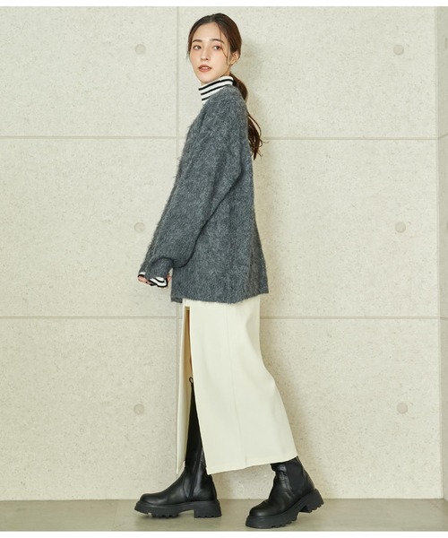 ANAP(アナップ)の「ウール混モヘアタッチVネックカーディガン(カーディガン/ボレロ・レディース・オフホワイト/グレー/スミクロ・FREE)」の12枚目の写真