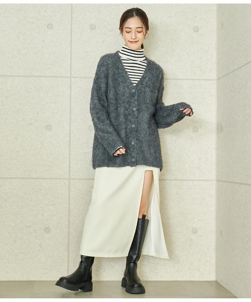 ANAP(アナップ)の「ウール混モヘアタッチVネックカーディガン(カーディガン/ボレロ・レディース・オフホワイト/グレー/スミクロ・FREE)」の11枚目の写真