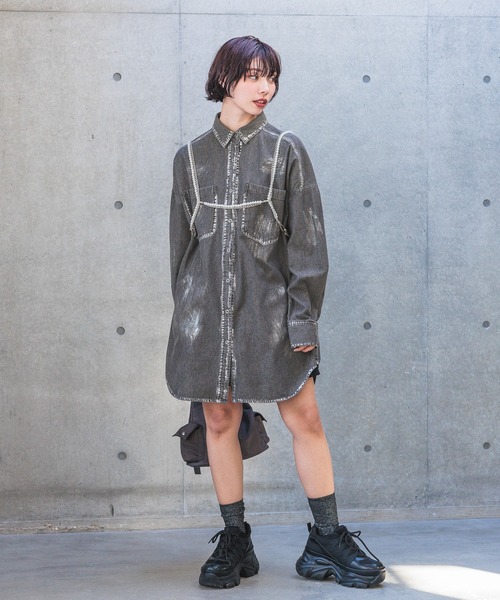 PAGEBOY(ページボーイ)の「ハクプリントデニムルーズシャツ(シャツ/ブラウス・レディース・ブルー/ブラック/ネイビー/ホワイト・FREE)」の14枚目の写真