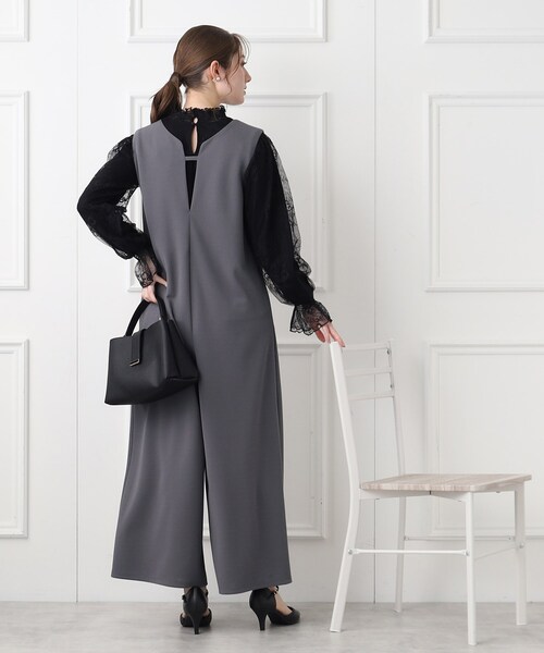 index（インデックス）の「◆≪通勤・セレモニー対応≫ 前後2way/カットジョーゼットサロペット【イージーケア/洗濯機洗い可】（サロペット/オーバーオール・レディース・チャコールグレー/ナチュラル/ブラック・36/38/42/40）」の6枚目の写真