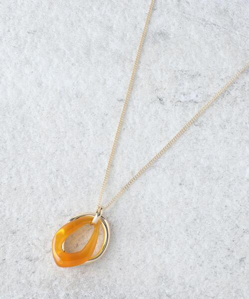 OPAQUE.CLIP（オペークドットクリップ）の「◆カラーアクリル×メタルパーツネックレス（ネックレス・レディース・ブラウン系/オフホワイト/オレンジ・00）」の3枚目の写真