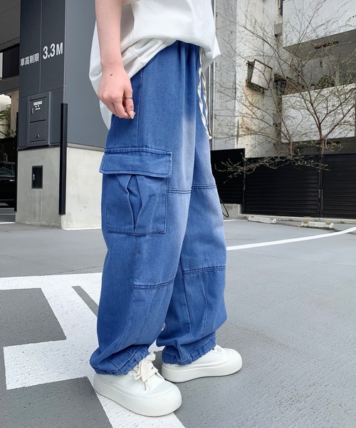 SHEPP(シープ)の「デニムバルーンシルエット ワイドカーゴパンツ(カーゴパンツ・メンズ・ブラック/ブルー・M/L/XL)」の2枚目の写真