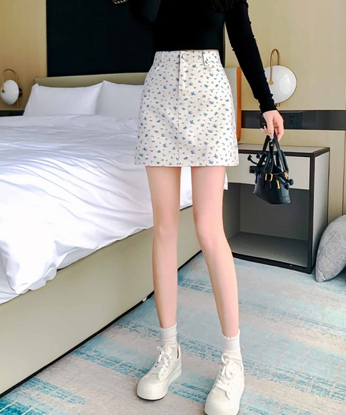 【完売必至】SELF PORTRAIT デニム ビーズ花柄ミニスカート セール】小花柄デニムミニスカート（デニムスカート）｜frunco