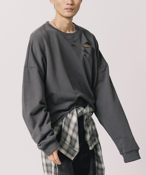 Theater code(シアターコード)の「Damaged Cropped Logo Sweatshirt /ダメージ クロップド ロゴ スウェット(スウェット・メンズ・ダークグレー/クリーム/ネイビー/ライトグレー/ブラック・2/3)」の6枚目の写真