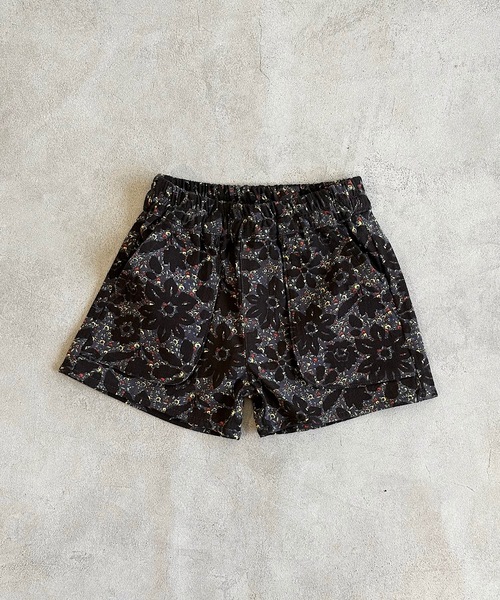 A BOND（アボンド）の「マチつきポケットショートパンツ（80～130cm）（その他パンツ・キッズ・ブラック/イエロー/グリーン系その他/チャコール/レッド系その他/ピンク/レッド/ブルー・100/90/80/110/130/120）」の2枚目の写真