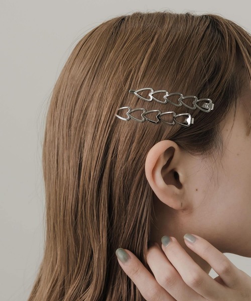 SMELLY(スメリー)の「ミニハート2セットピン(ヘアピン・レディース・シルバー・-)」の3枚目の写真