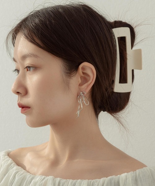 LA VORAGINE(ラ ヴォラジネ)の「蝶々リボンピアス(ピアス(両耳用)・レディース・シルバー・FREE)」の21枚目の写真