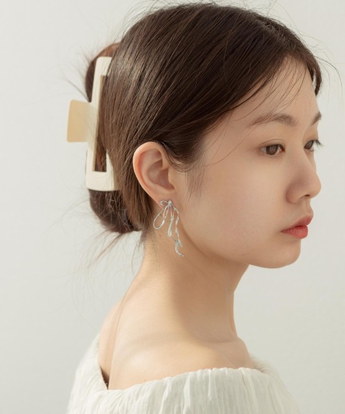 LA VORAGINE(ラ ヴォラジネ)の「蝶々リボンピアス(ピアス(両耳用)・レディース・シルバー・FREE)」の22枚目の写真