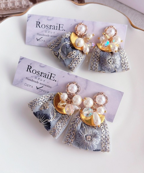 tone(トーン)の「【RosraiE】ブルーインド刺繍リボンタッセル イヤリング(MA)(イヤリング・レディース・ゴールド・FREE)」の6枚目の写真
