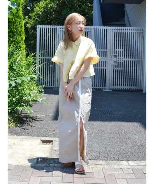 Ungrid(アングリッド)の「フロントジップラインスカート(スカート・レディース・ベージュ/ネイビー・FREE)」の4枚目の写真