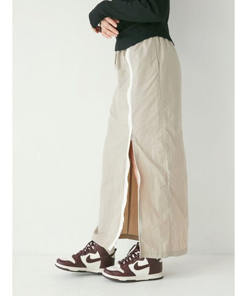 Ungrid(アングリッド)の「フロントジップラインスカート(スカート・レディース・ベージュ/ネイビー・FREE)」の8枚目の写真