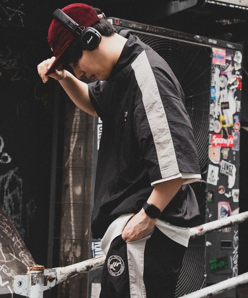 kutir(クティール)の「ナイロン半袖トラックハーフジップ【セットアップ着用可能】(Tシャツ/カットソー・メンズ・チャコールグレー/ブラック/ネイビー/ライトグレー・MEDIUM/LARGE/X-LARGE)」の10枚目の写真