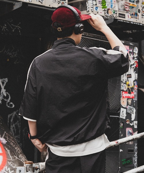 kutir(クティール)の「ナイロン半袖トラックハーフジップ【セットアップ着用可能】(Tシャツ/カットソー・メンズ・チャコールグレー/ブラック/ネイビー/ライトグレー・MEDIUM/LARGE/X-LARGE)」の11枚目の写真