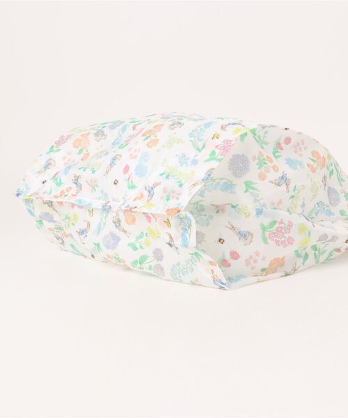 A BAG OF CHIPS(アバッグオブチップス)の「ピーターラビット ぬいぐるみエコバッグ フラワー(エコバッグ/サブバッグ・レディース・マルチ・ONE SIZE)」の7枚目の写真