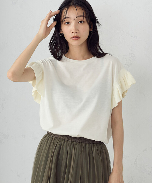 COMME CA ISM(コムサイズム)の「フリルカットソー(Tシャツ/カットソー・レディース・アイボリー/ブラック・MEDIUM/LARGE)」の1枚目の写真