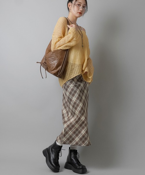 SPINNS（スピンズ）の「バタフライ×リボン 合皮ショルダーバッグ / 3way仕様 /リュック/斜め掛け/ワンショル（ショルダーバッグ・レディース・ブラウン/ブラック/ベージュ・ONESIZE）」の12枚目の写真