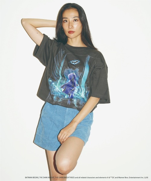 CULTURE SUPPLY(カルチャー サプライ)の「THE DARK KNIGHT BIG PRINT Tシャツ Ⅰ(Tシャツ/カットソー・レディース・スミクロ・FREE)」の4枚目の写真