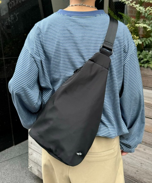 CIAOPANIC TYPY（チャオパニックティピー）の「【asis】ナイロンボディバッグ（ショルダーバッグ・レディース・ブラック/カーキ・ONE SIZE）」の2枚目の写真