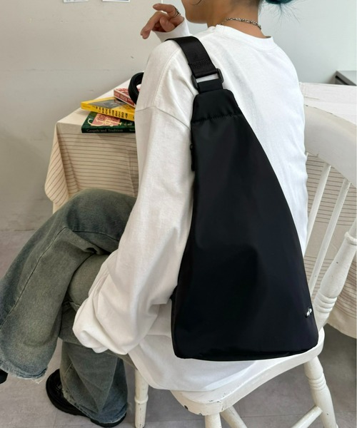 CIAOPANIC TYPY（チャオパニックティピー）の「【asis】ナイロンボディバッグ（ショルダーバッグ・レディース・ブラック/カーキ・ONE SIZE）」の6枚目の写真