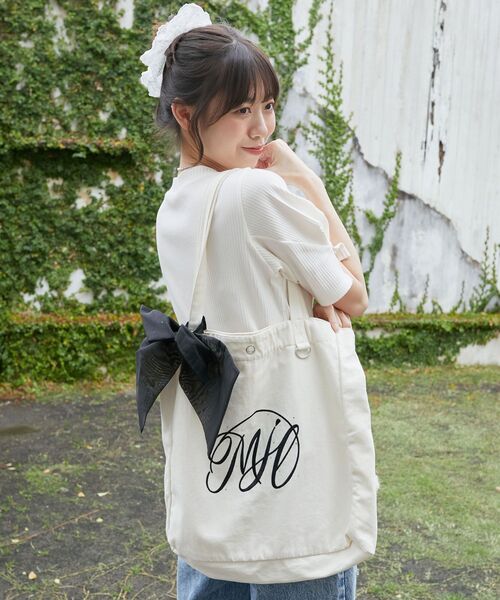 MAJESTIC LEGON（マジェスティックレゴン）の「リボンモチーフセットロゴトートバッグ（トートバッグ・レディース・ピンク/アイボリー/ブラック/ボルドー/ブルー/パープル/イエロー/オレンジ/グリーン・FREE）」の19枚目の写真