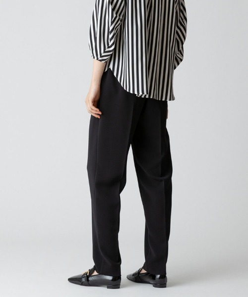 allureville(アルアバイル)の「ダブルクロスタックテーパードパンツ(その他パンツ・レディース・ブラック/ベージュ・1/2)」の19枚目の写真