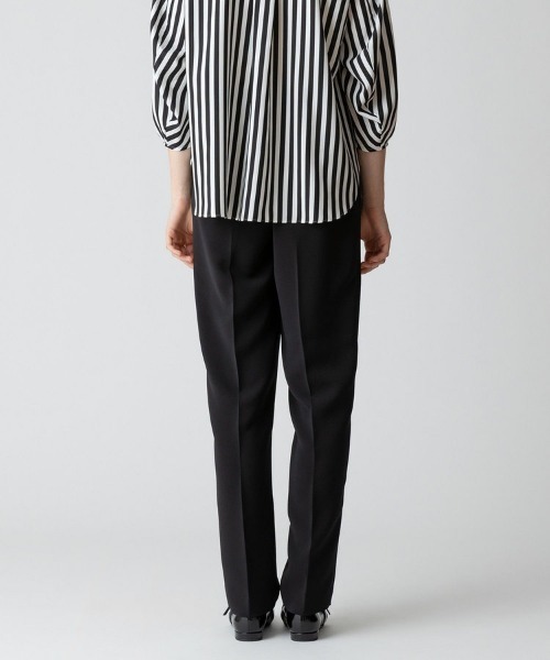 allureville(アルアバイル)の「ダブルクロスタックテーパードパンツ(その他パンツ・レディース・ブラック/ベージュ・1/2)」の20枚目の写真