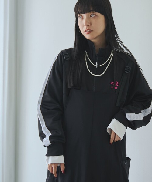 UMBRO(アンブロ)の「UMBRO(アンブロ)別注トラックジャケット(ジャージ・レディース・ブラック/ダークグリーン/ネイビー・FREE)」の20枚目の写真