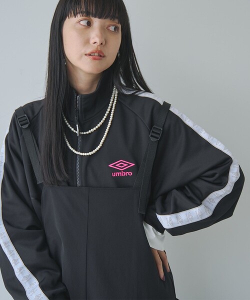UMBRO(アンブロ)の「UMBRO(アンブロ)別注トラックジャケット(ジャージ・レディース・ブラック/ダークグリーン/ネイビー・FREE)」の21枚目の写真