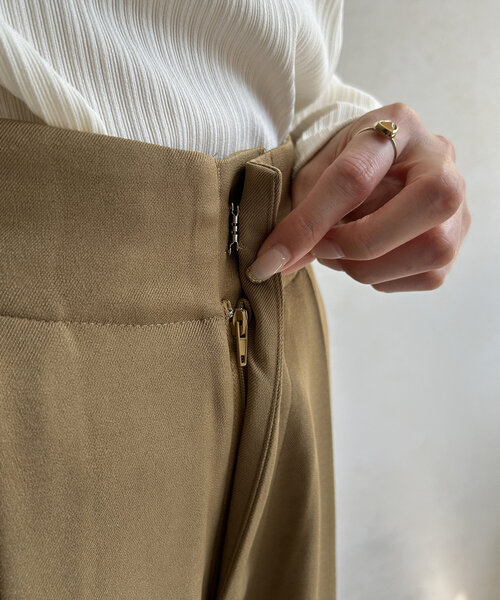 Thevon（ゼボン）の「裾ターンバックスラックスパンツ（スラックス・レディース・ブラック/オレンジ/ベージュ・M/S）」の14枚目の写真