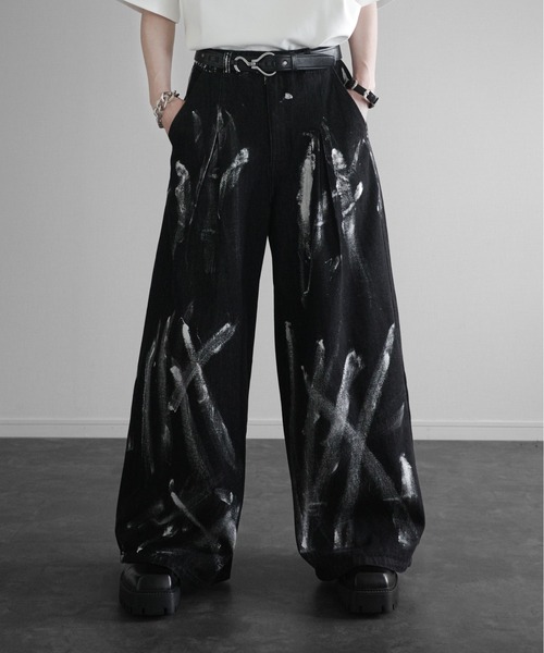 KUUUPY（クーピー）の「Foil Print Wide Denim Pants - 箔プリントワイドデニムパンツ（その他パンツ・メンズ・ブルー/ブラック・LARGE/MEDIUM/SMALL）」の9枚目の写真